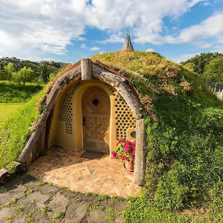 Holiday home Magical Hobbit's House - Happy